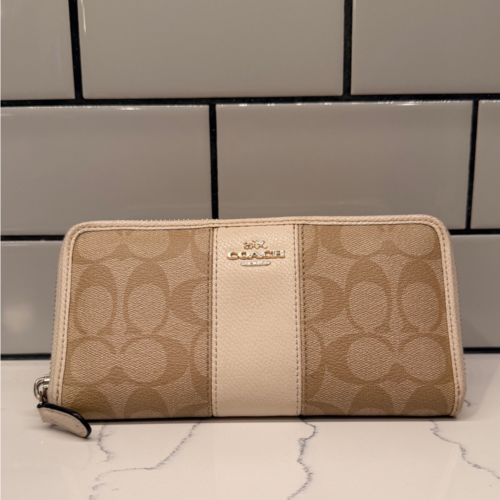 Coach Beige and Cream Signature Zip Wallet